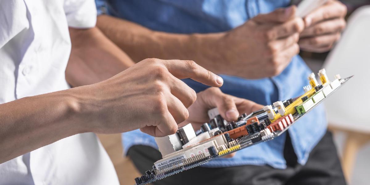 [O que faz e como tornar-se um técnico em Eletrônica]