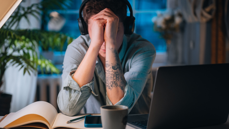 [O que é Síndrome de Burnout? Como Evitar a Exaustão Física e Mental no Trabalho]